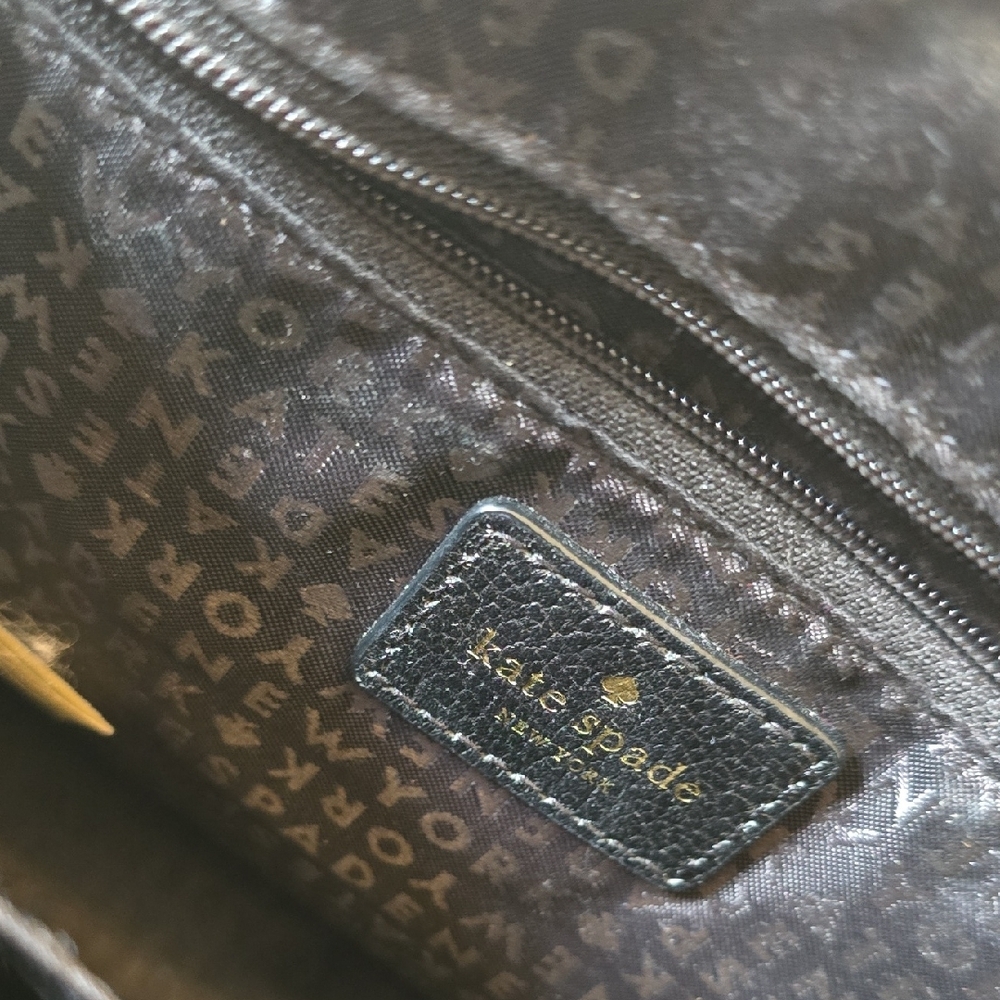 Kate Spade Classic Black and Cream Bag 10x8 - Picture 9 of 10